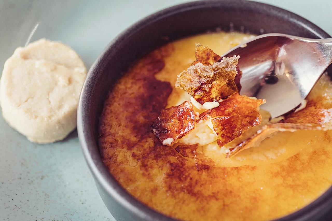 Longlands Inn&Cottages Carnforth Exteriör bild Croutons in a soup