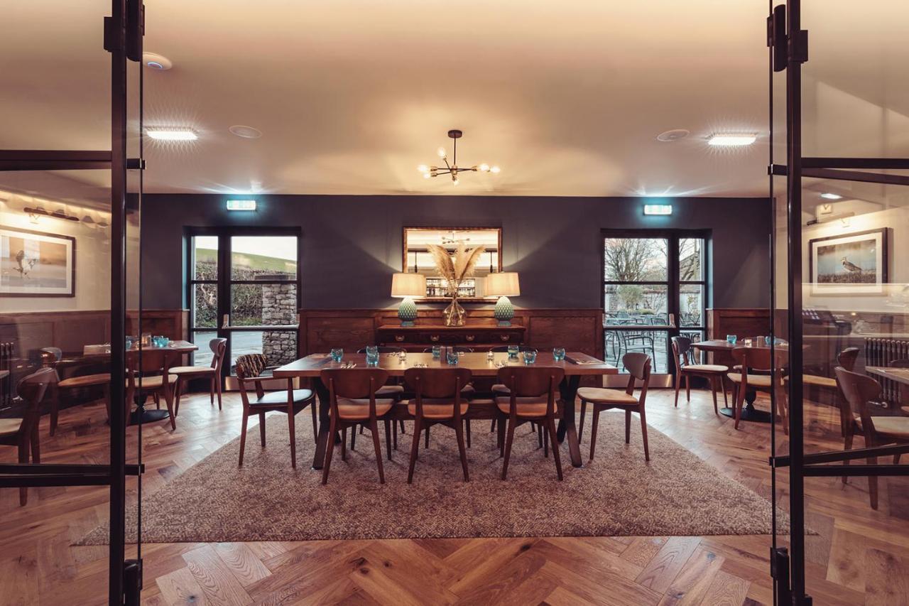 Longlands Inn&Cottages Carnforth Exteriör bild The restaurant at the hotel