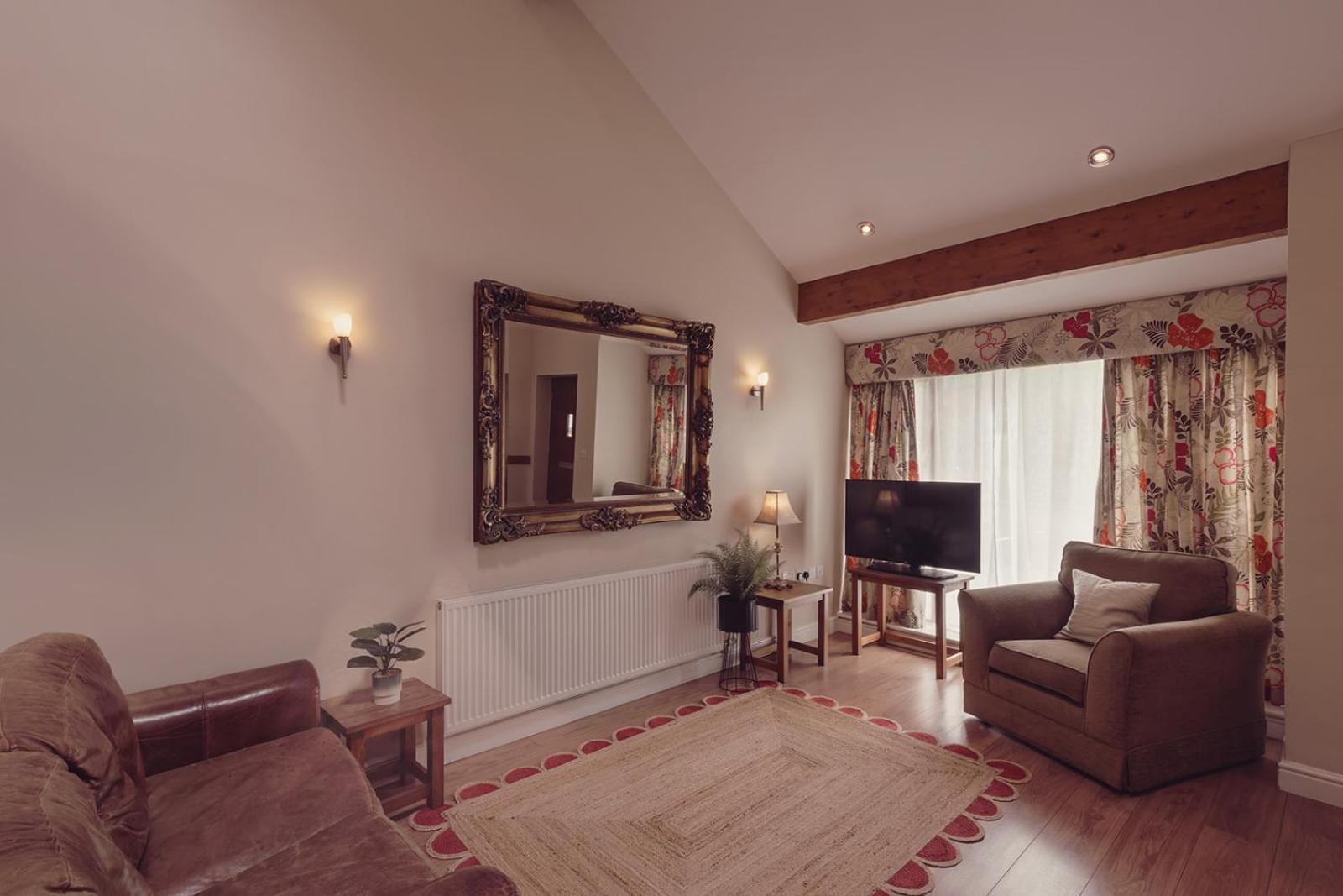 Longlands Inn&Cottages Carnforth Exteriör bild The interior of a typical cottage at the resort