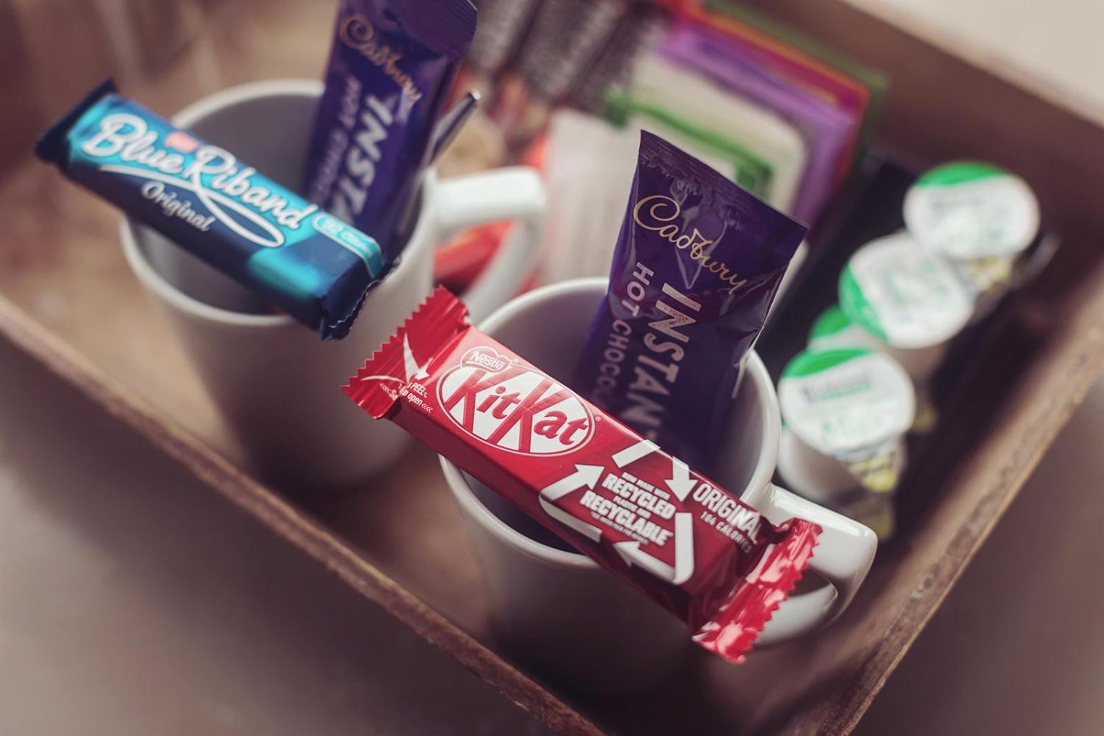 Longlands Inn&Cottages Carnforth Exteriör bild KitKat, Quality Street and After Eight