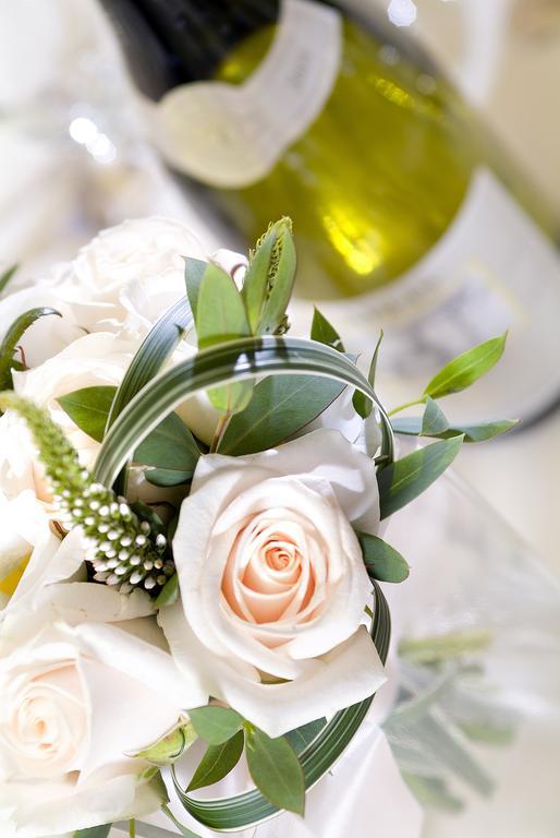 Longlands Inn&Cottages Carnforth Exteriör bild Wedding rings